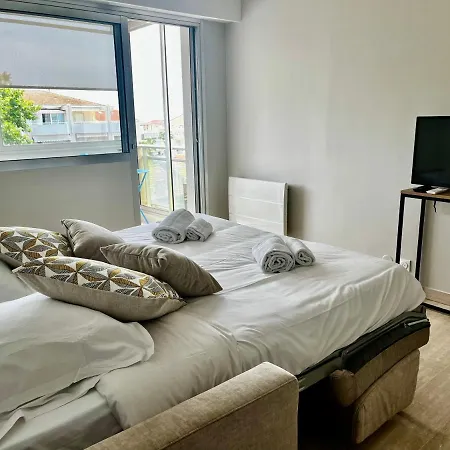 La Douceur De Vivre A Apartment *